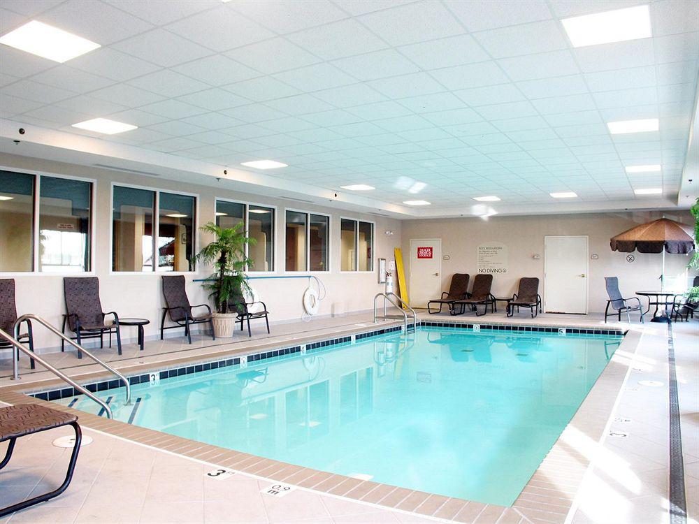 Holiday Inn Express Hotel & Suites Гринвуд Удобства фото