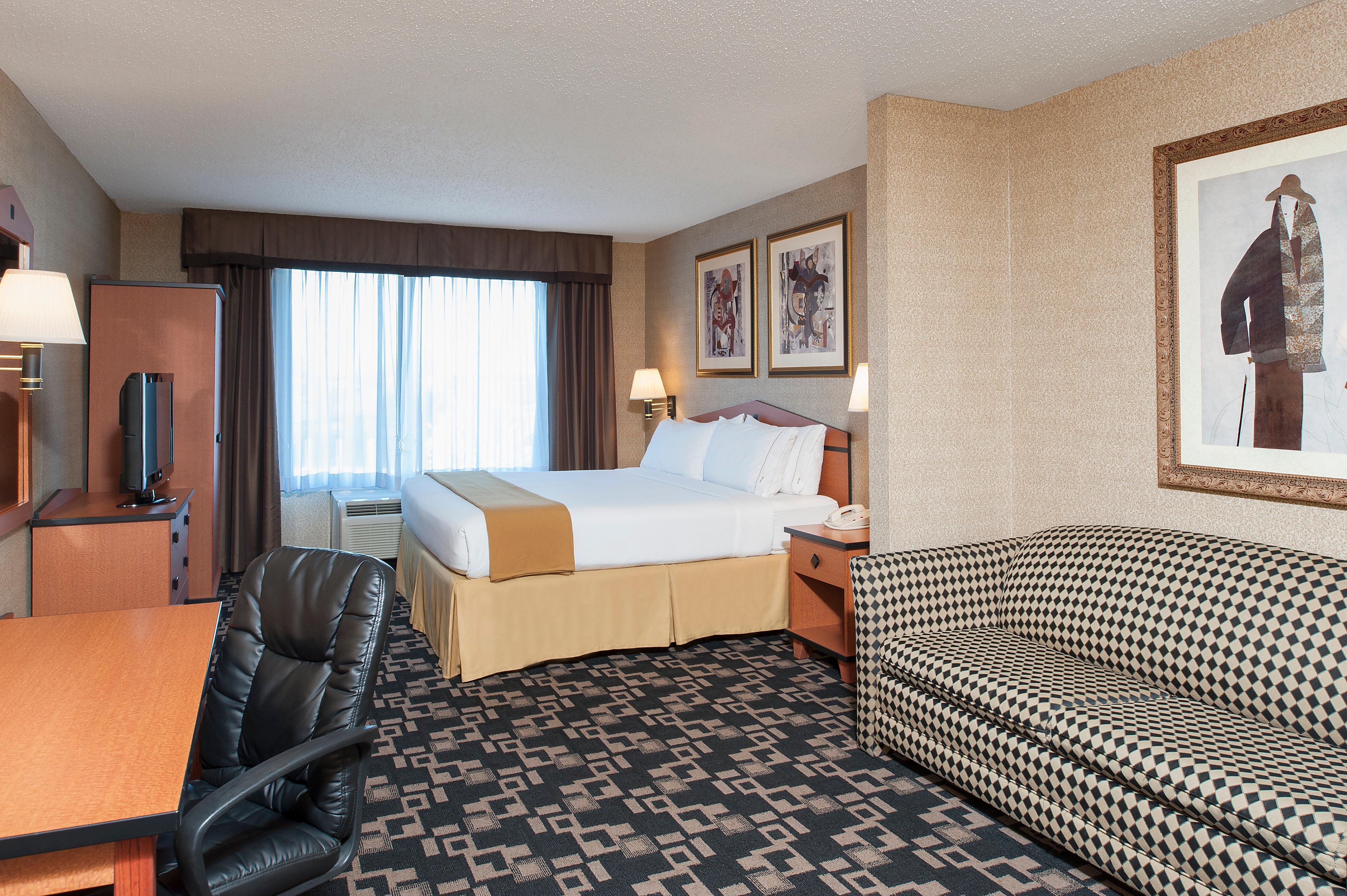 Holiday Inn Express Hotel & Suites Гринвуд Экстерьер фото