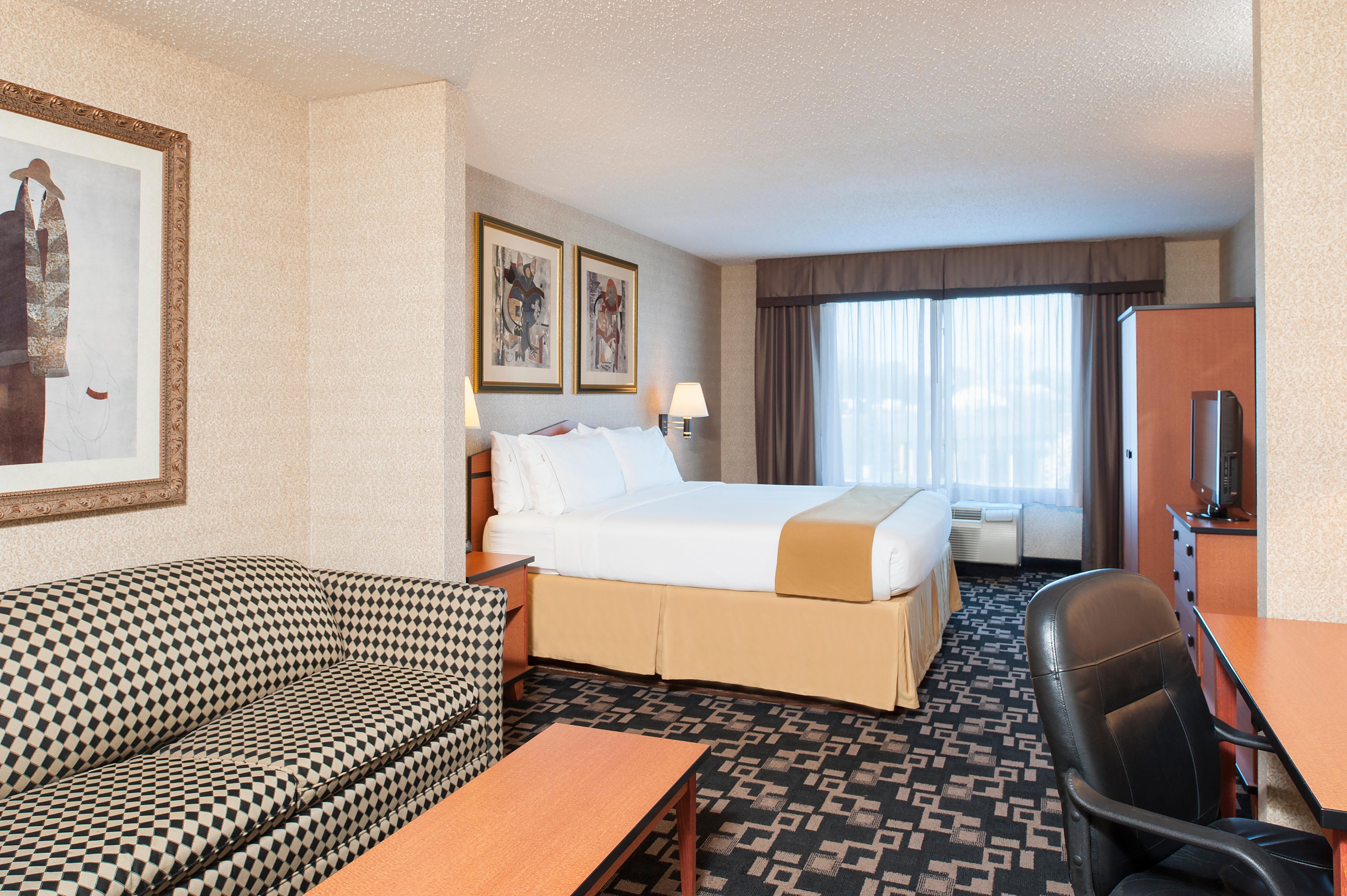 Holiday Inn Express Hotel & Suites Гринвуд Экстерьер фото