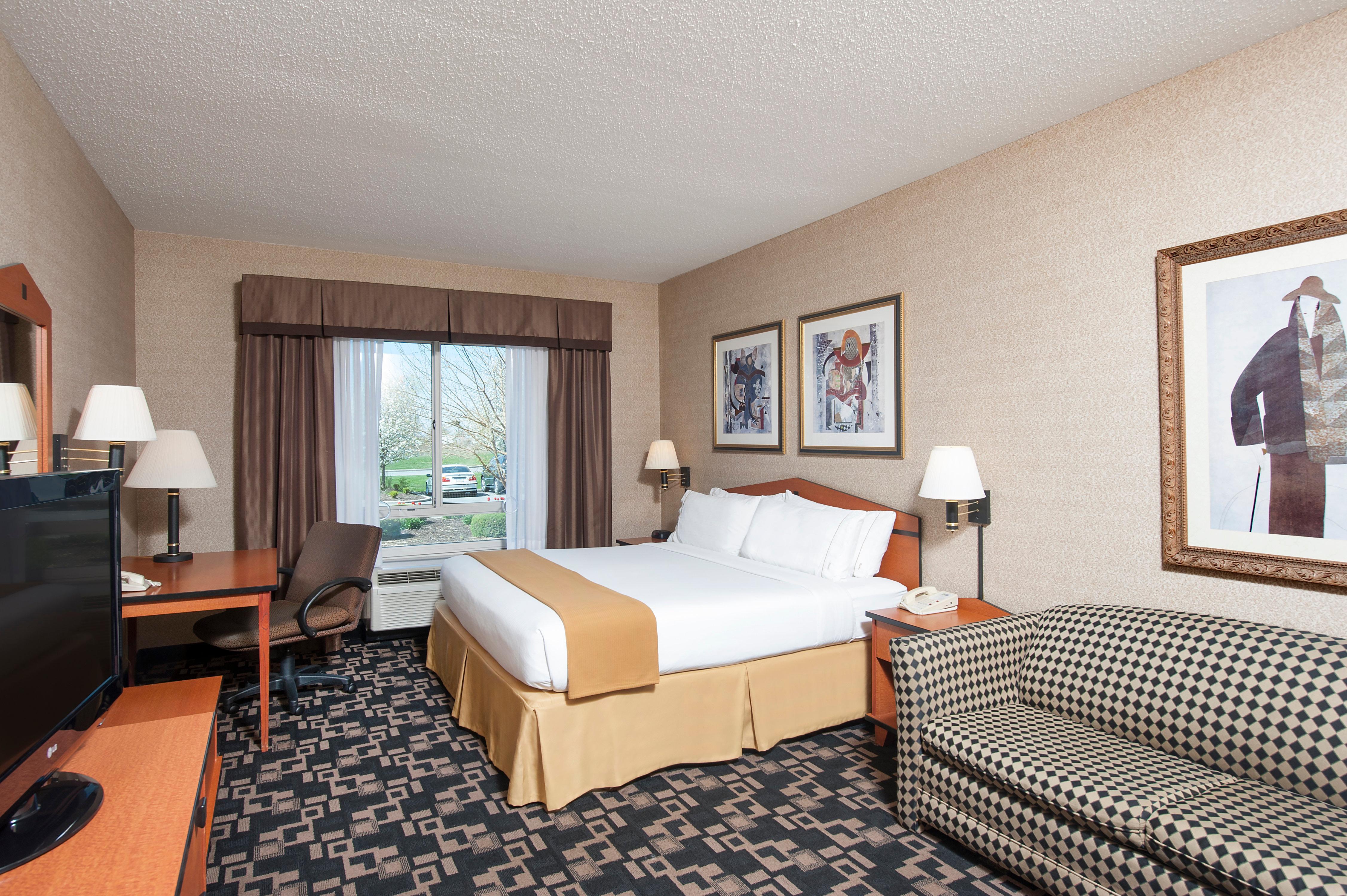 Holiday Inn Express Hotel & Suites Гринвуд Экстерьер фото