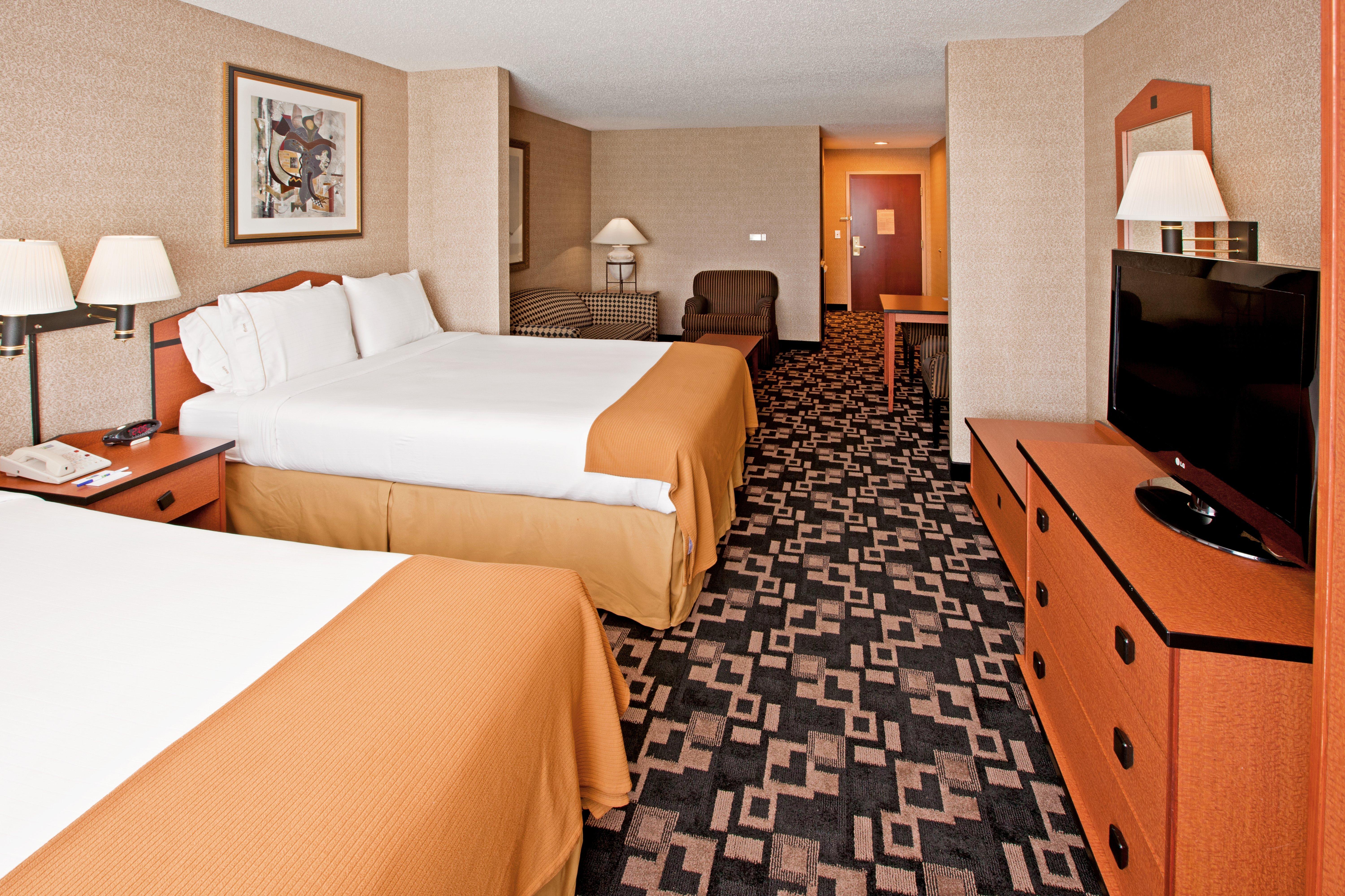 Holiday Inn Express Hotel & Suites Гринвуд Экстерьер фото