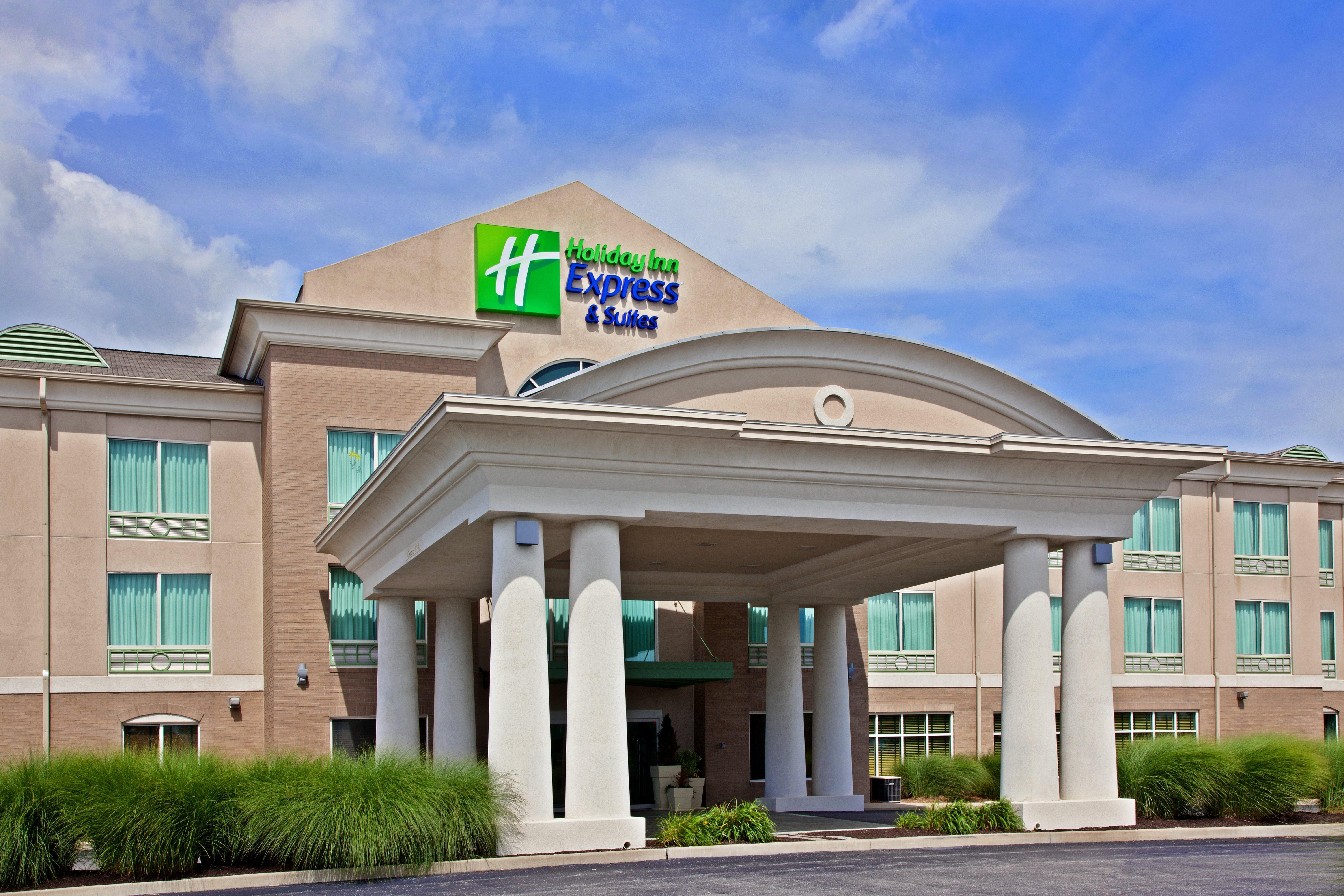 Holiday Inn Express Hotel & Suites Гринвуд Экстерьер фото